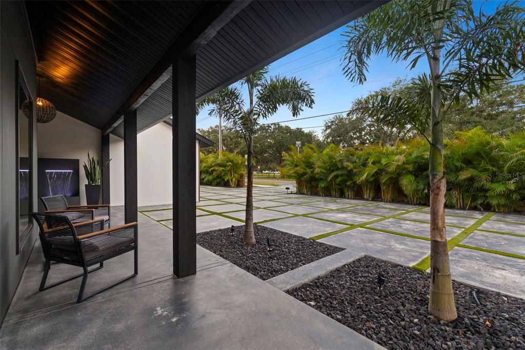 For Sale: $1,640,000 (5 beds, 3 baths, 2772 Square Feet)