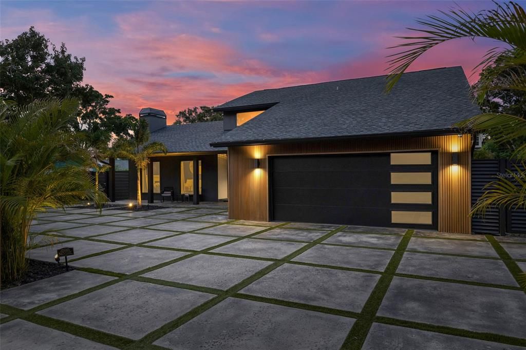 For Sale: $1,640,000 (5 beds, 3 baths, 2772 Square Feet)