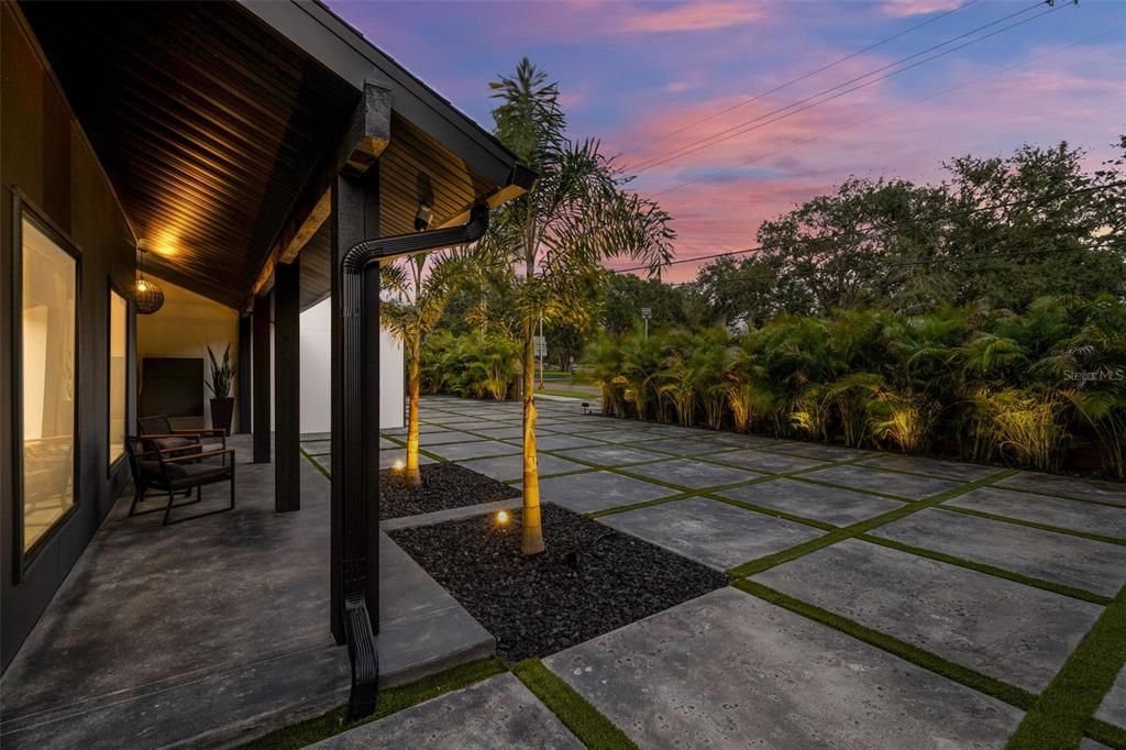 For Sale: $1,640,000 (5 beds, 3 baths, 2772 Square Feet)