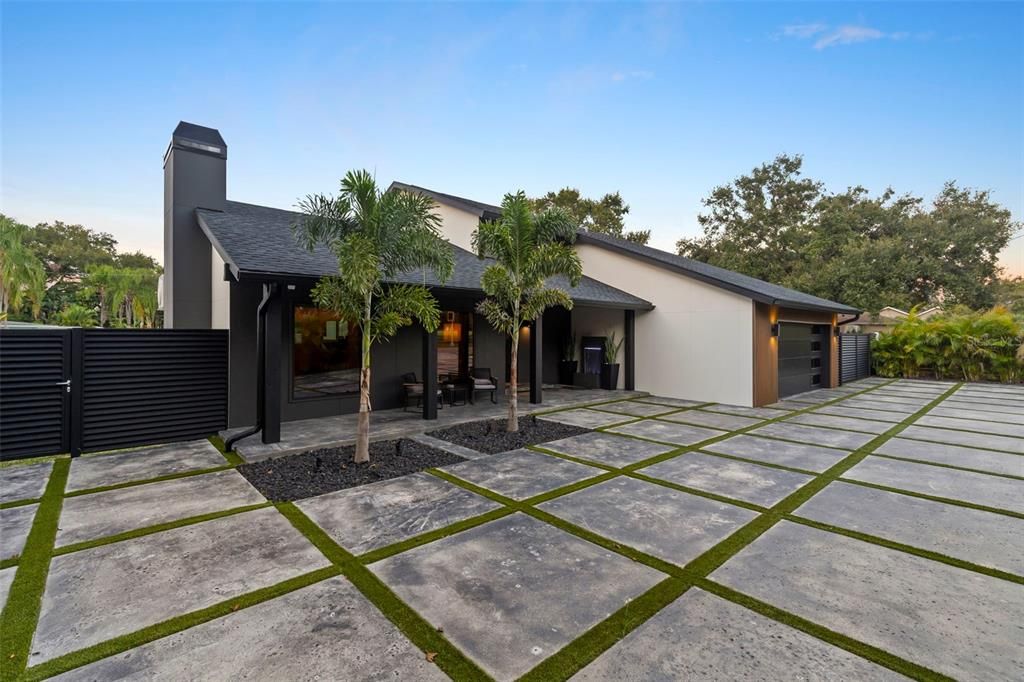 For Sale: $1,640,000 (5 beds, 3 baths, 2772 Square Feet)