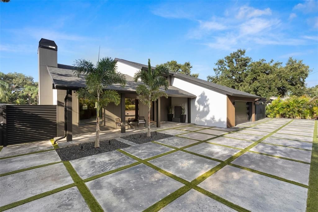 For Sale: $1,640,000 (5 beds, 3 baths, 2772 Square Feet)