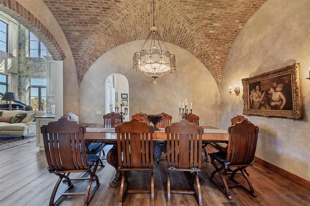 待售: $5,750,000 (4 贝兹, 3 浴室, 5826 平方英尺)