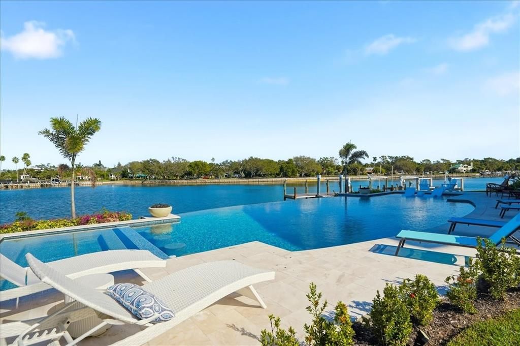 待售: $5,750,000 (4 贝兹, 3 浴室, 5826 平方英尺)