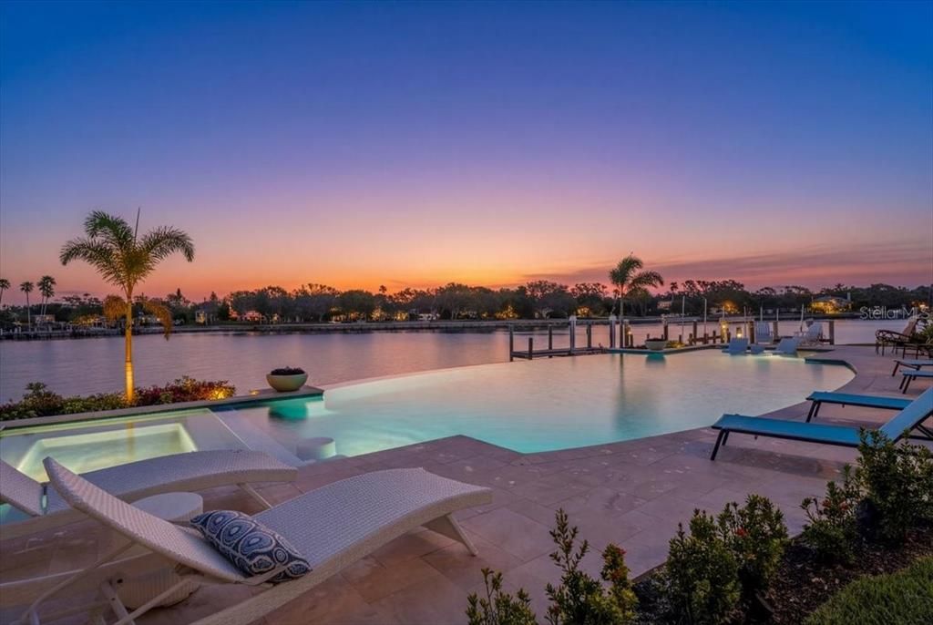 待售: $5,750,000 (4 贝兹, 3 浴室, 5826 平方英尺)