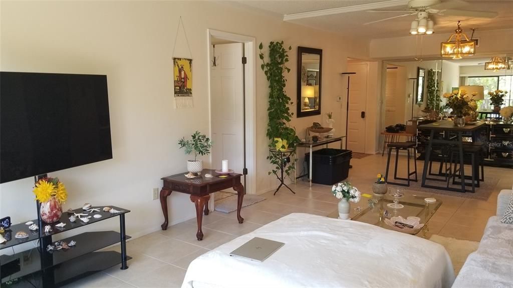 For Rent: $2,500 (2 beds, 2 baths, 1185 Square Feet)