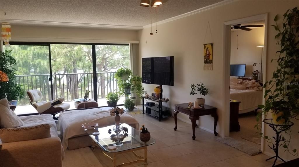 For Rent: $2,500 (2 beds, 2 baths, 1185 Square Feet)