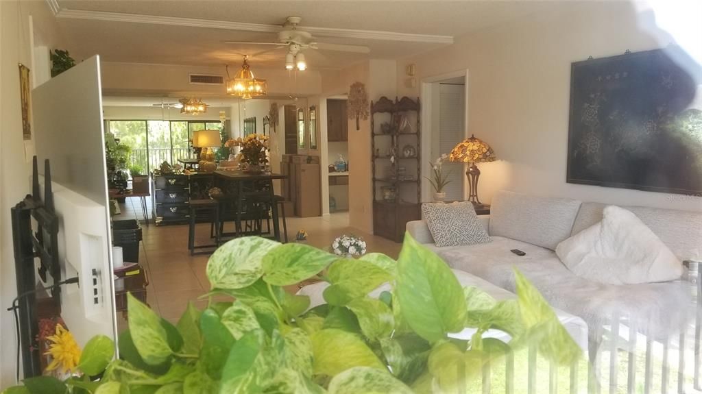 For Rent: $2,500 (2 beds, 2 baths, 1185 Square Feet)