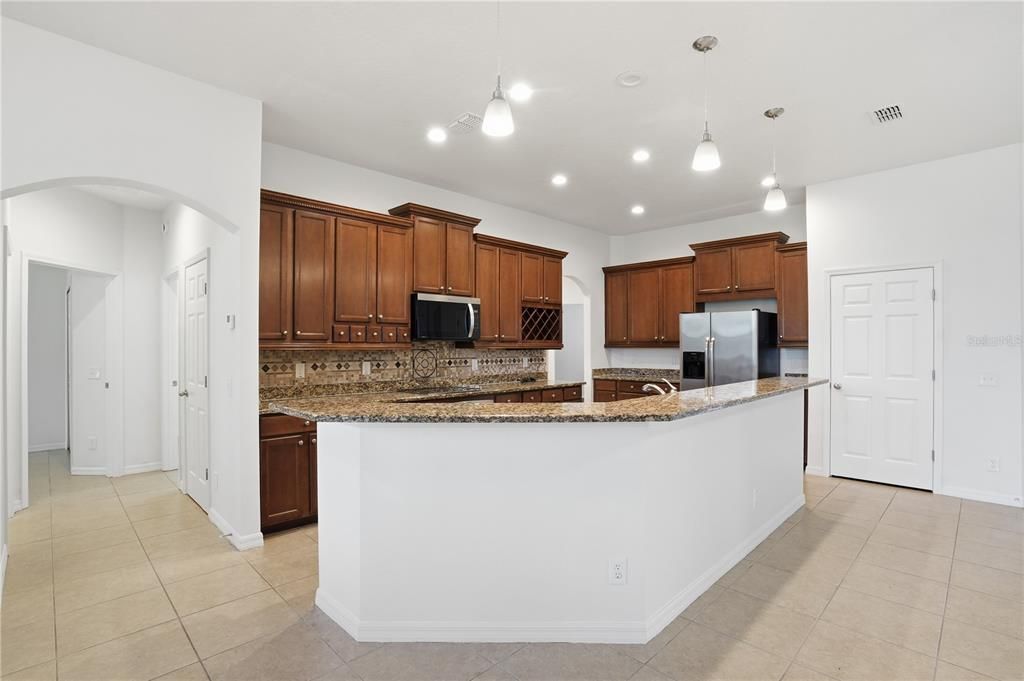 待售: $515,000 (4 贝兹, 3 浴室, 3117 平方英尺)