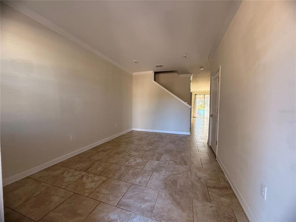 For Rent: $2,000 (3 beds, 2 baths, 1828 Square Feet)