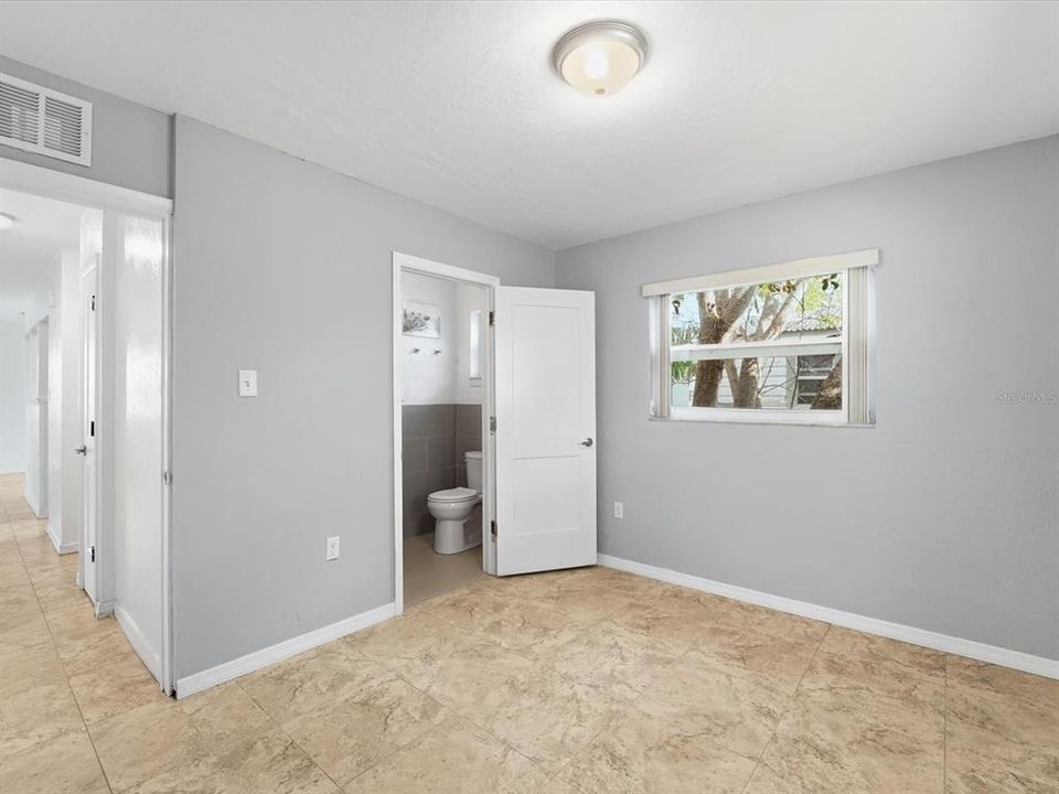 待售: $199,900 (3 贝兹, 2 浴室, 1605 平方英尺)