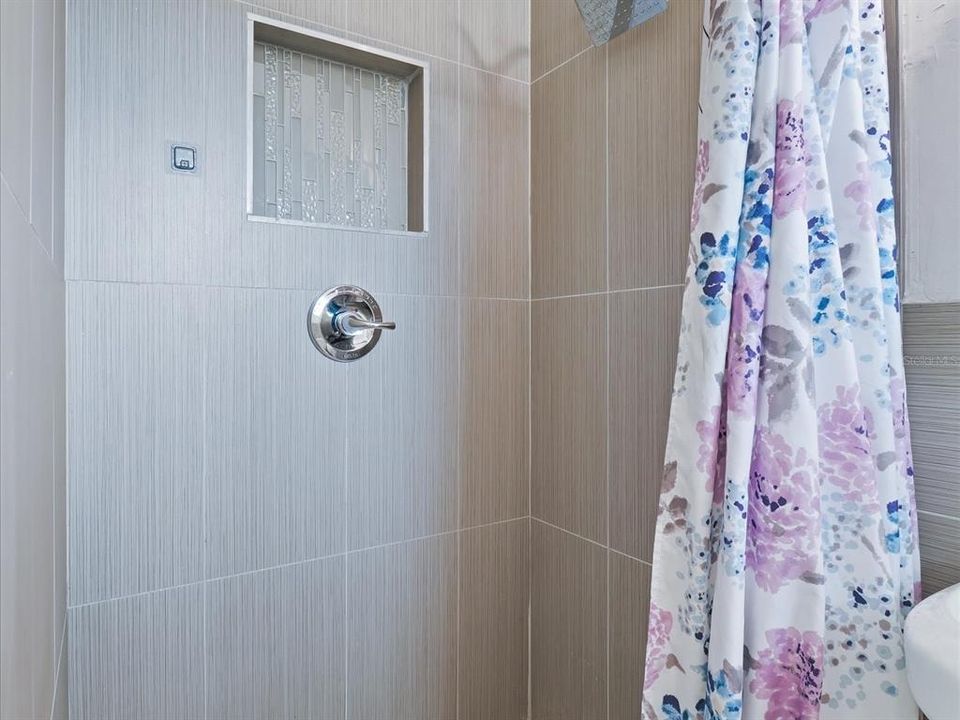 待售: $199,900 (3 贝兹, 2 浴室, 1605 平方英尺)