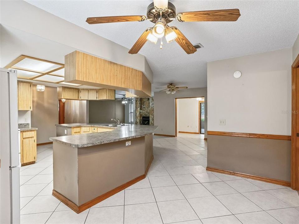 На продажу: $560,000 (2 спален, 2 ванн, 1549 Квадратных фут)