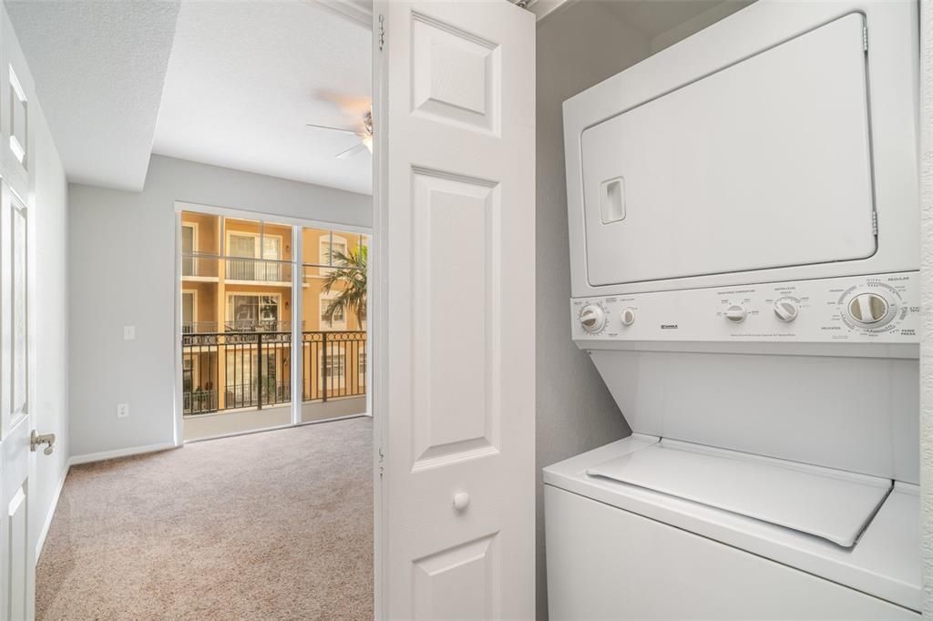 For Rent: $1,800 (1 beds, 1 baths, 804 Square Feet)