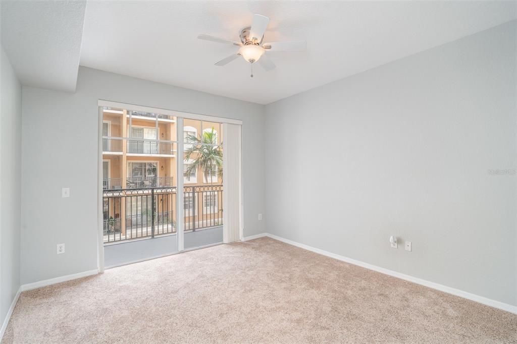 For Rent: $1,800 (1 beds, 1 baths, 804 Square Feet)