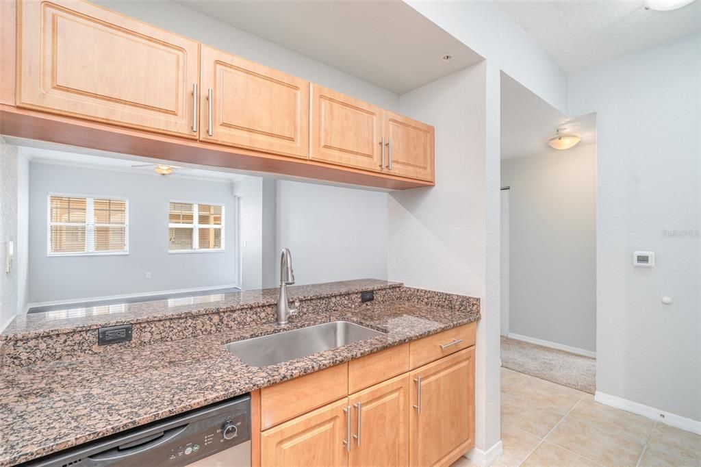 For Rent: $1,800 (1 beds, 1 baths, 804 Square Feet)