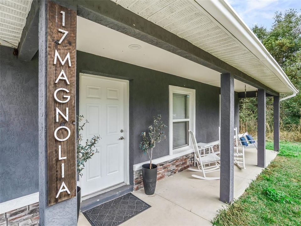 For Sale: $264,900 (3 beds, 2 baths, 1053 Square Feet)