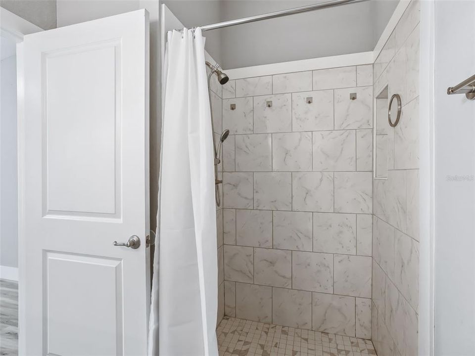 For Sale: $264,900 (3 beds, 2 baths, 1053 Square Feet)