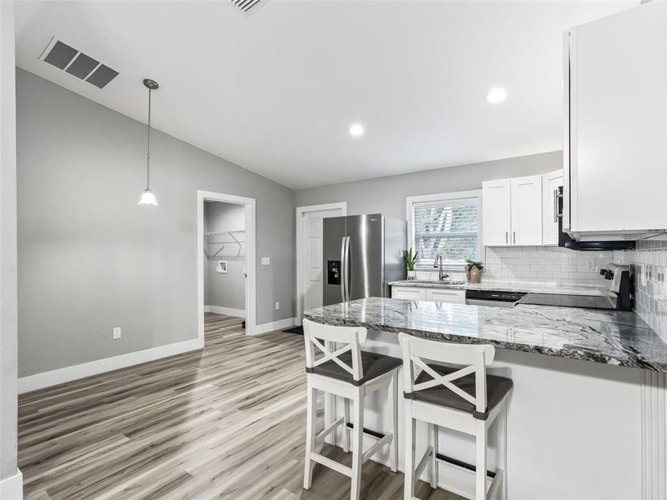 For Sale: $264,900 (3 beds, 2 baths, 1053 Square Feet)