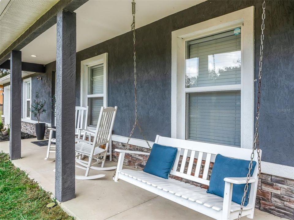 For Sale: $264,900 (3 beds, 2 baths, 1053 Square Feet)