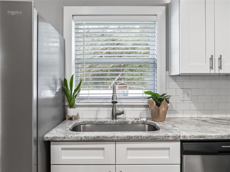 For Sale: $264,900 (3 beds, 2 baths, 1053 Square Feet)