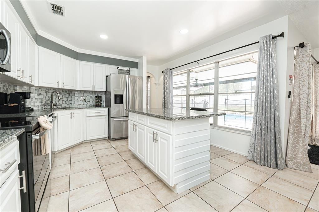 В аренду: $2,800 (4 спален, 2 ванн, 1727 Квадратных фут)