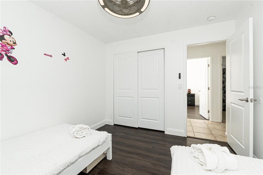 В аренду: $2,800 (4 спален, 2 ванн, 1727 Квадратных фут)