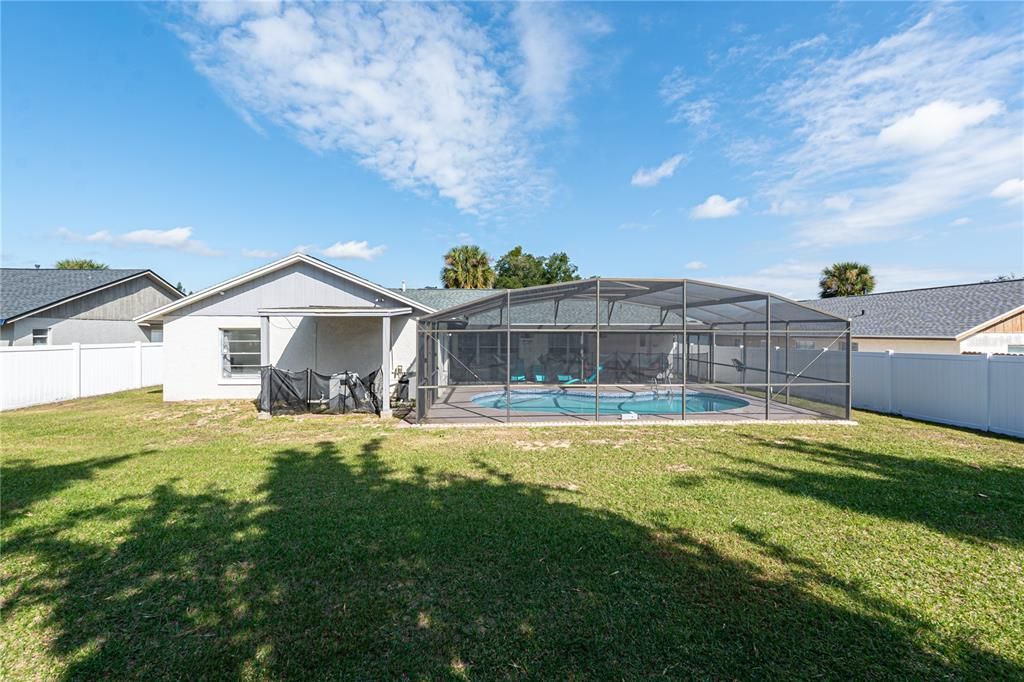 В аренду: $2,800 (4 спален, 2 ванн, 1727 Квадратных фут)