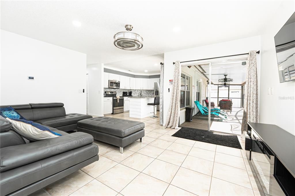 В аренду: $2,800 (4 спален, 2 ванн, 1727 Квадратных фут)