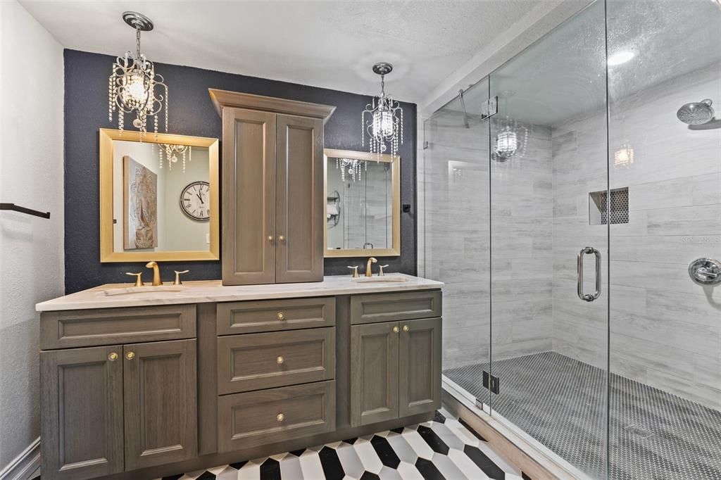 For Sale: $399,000 (4 beds, 2 baths, 1836 Square Feet)