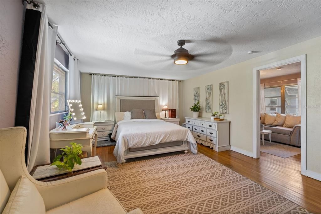 For Sale: $399,000 (4 beds, 2 baths, 1836 Square Feet)