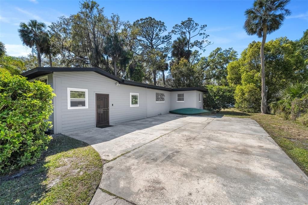 For Sale: $399,000 (4 beds, 2 baths, 1836 Square Feet)