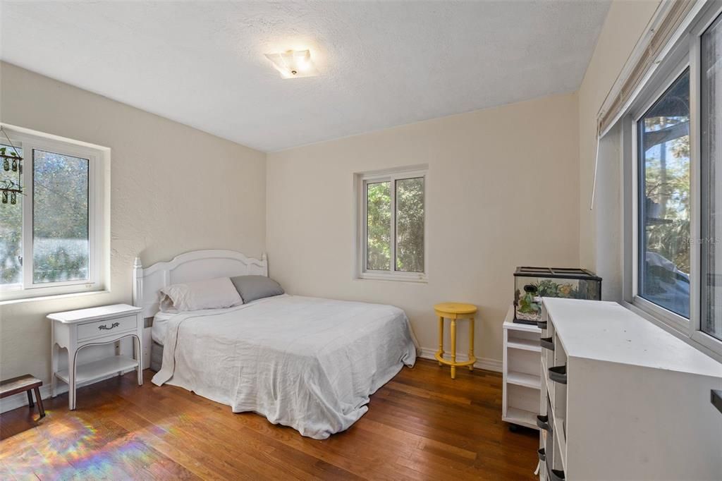 For Sale: $399,000 (4 beds, 2 baths, 1836 Square Feet)