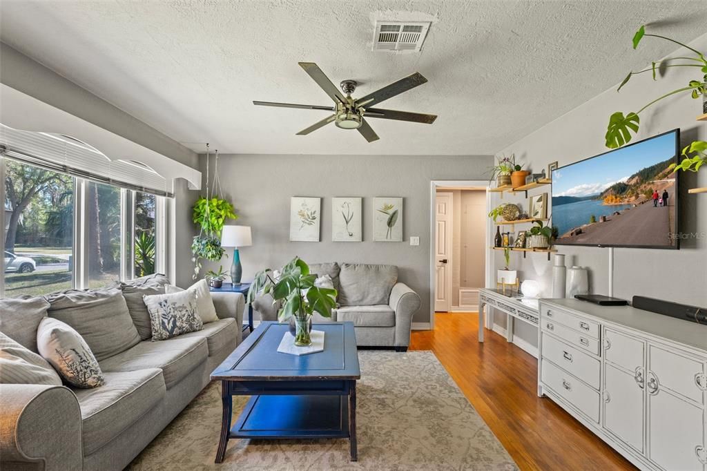 For Sale: $399,000 (4 beds, 2 baths, 1836 Square Feet)