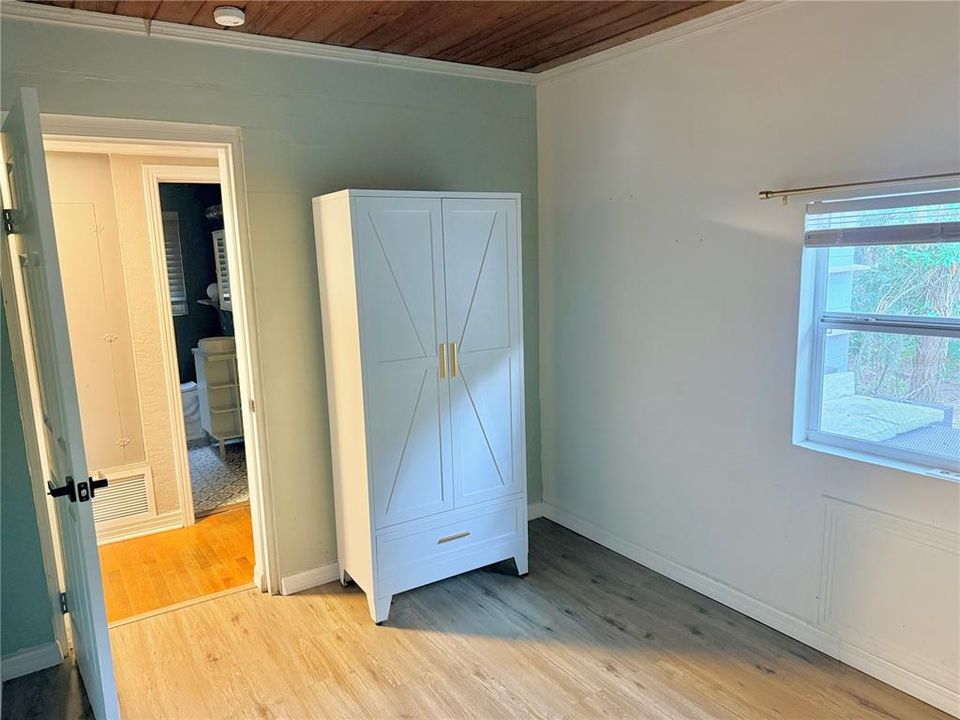 For Sale: $399,000 (4 beds, 2 baths, 1836 Square Feet)