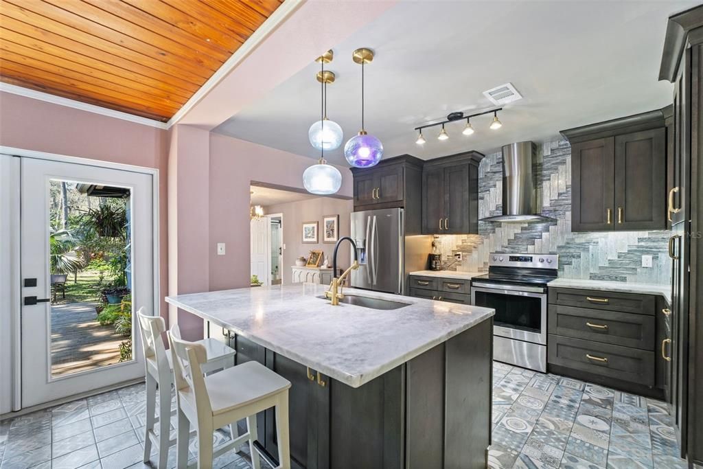 For Sale: $399,000 (4 beds, 2 baths, 1836 Square Feet)