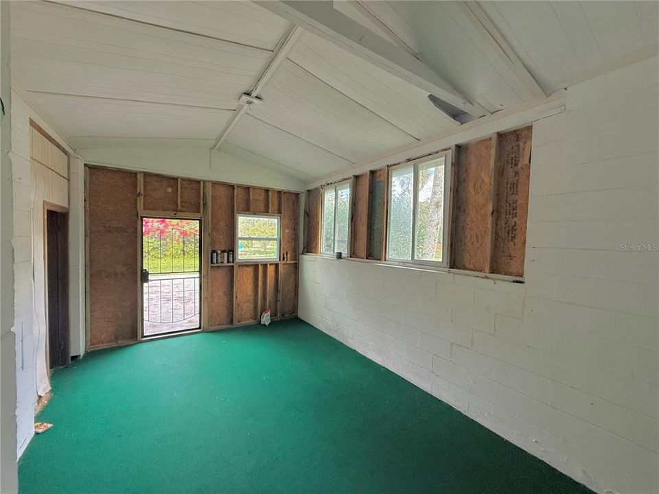 For Sale: $399,000 (4 beds, 2 baths, 1836 Square Feet)