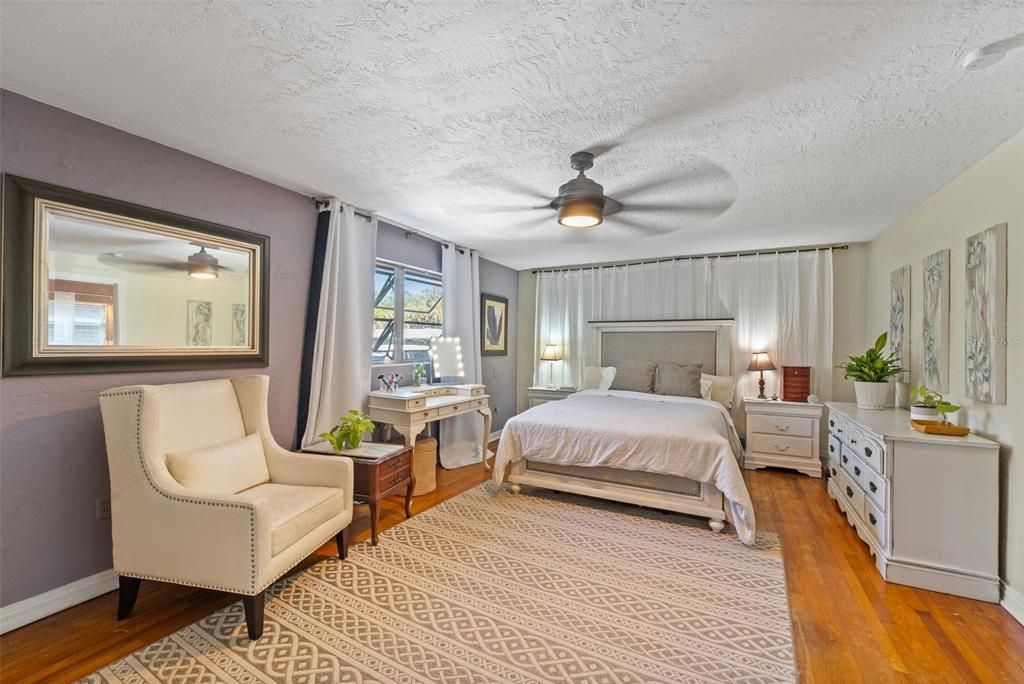 For Sale: $399,000 (4 beds, 2 baths, 1836 Square Feet)