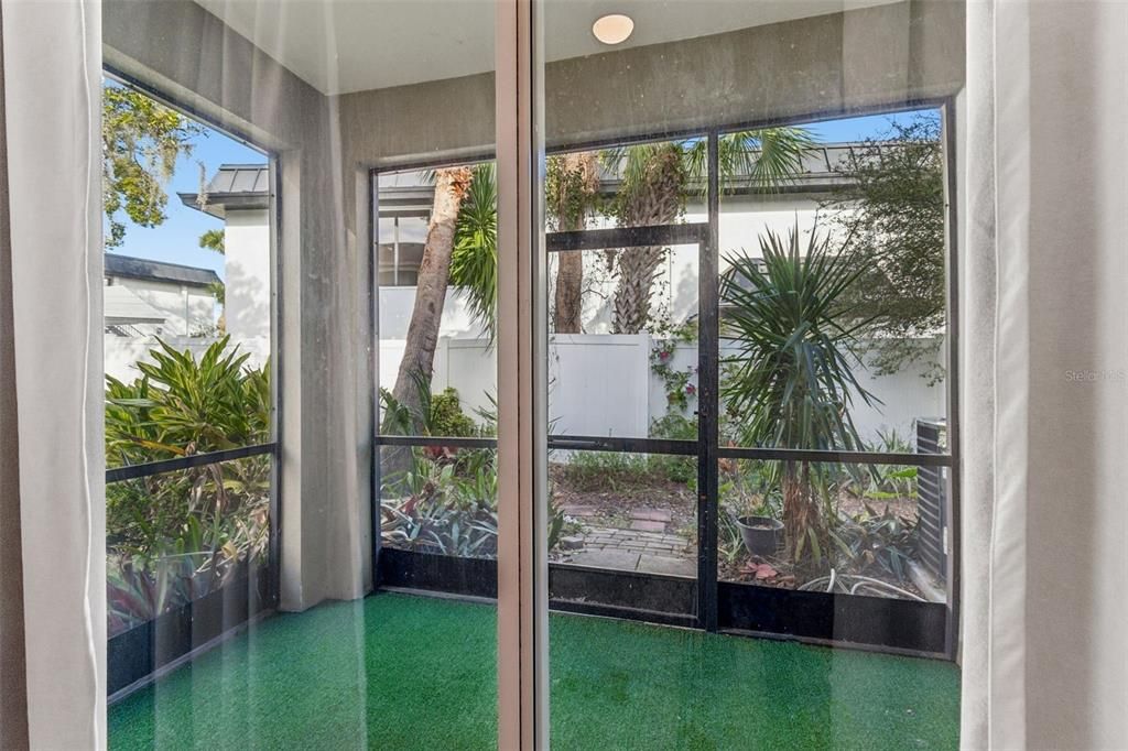 For Rent: $3,200 (3 beds, 2 baths, 1990 Square Feet)