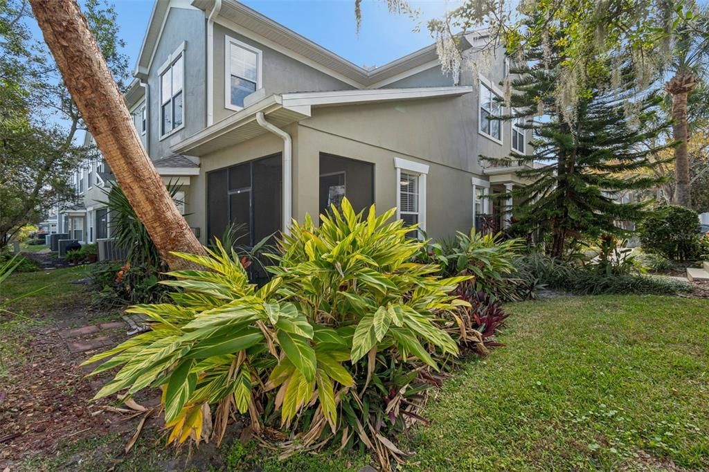 For Rent: $3,200 (3 beds, 2 baths, 1990 Square Feet)