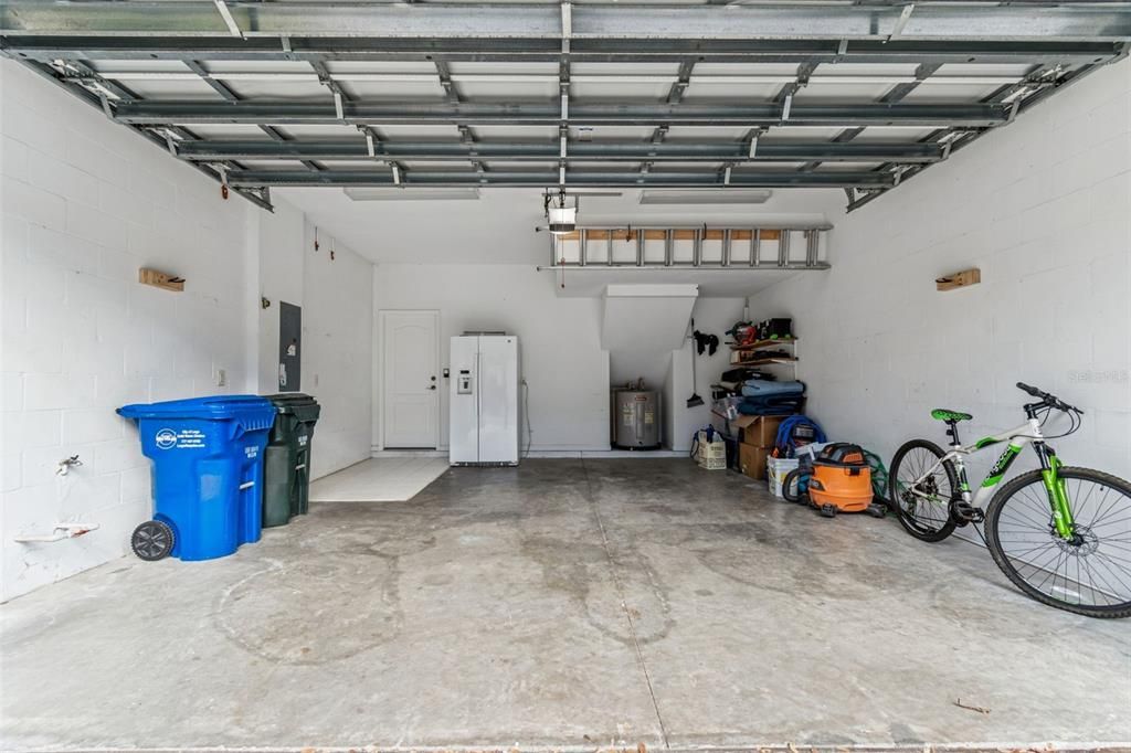 For Rent: $3,200 (3 beds, 2 baths, 1990 Square Feet)