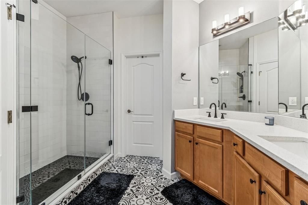 For Rent: $3,200 (3 beds, 2 baths, 1990 Square Feet)