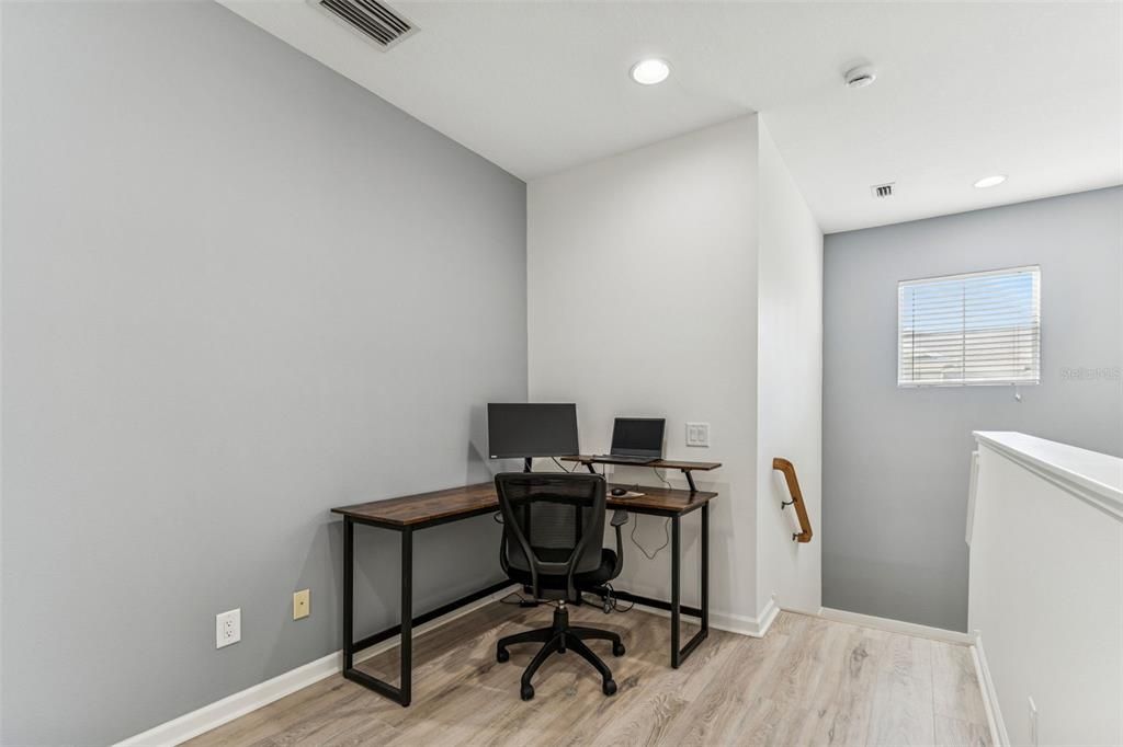 For Rent: $3,200 (3 beds, 2 baths, 1990 Square Feet)