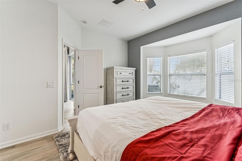 For Rent: $3,200 (3 beds, 2 baths, 1990 Square Feet)