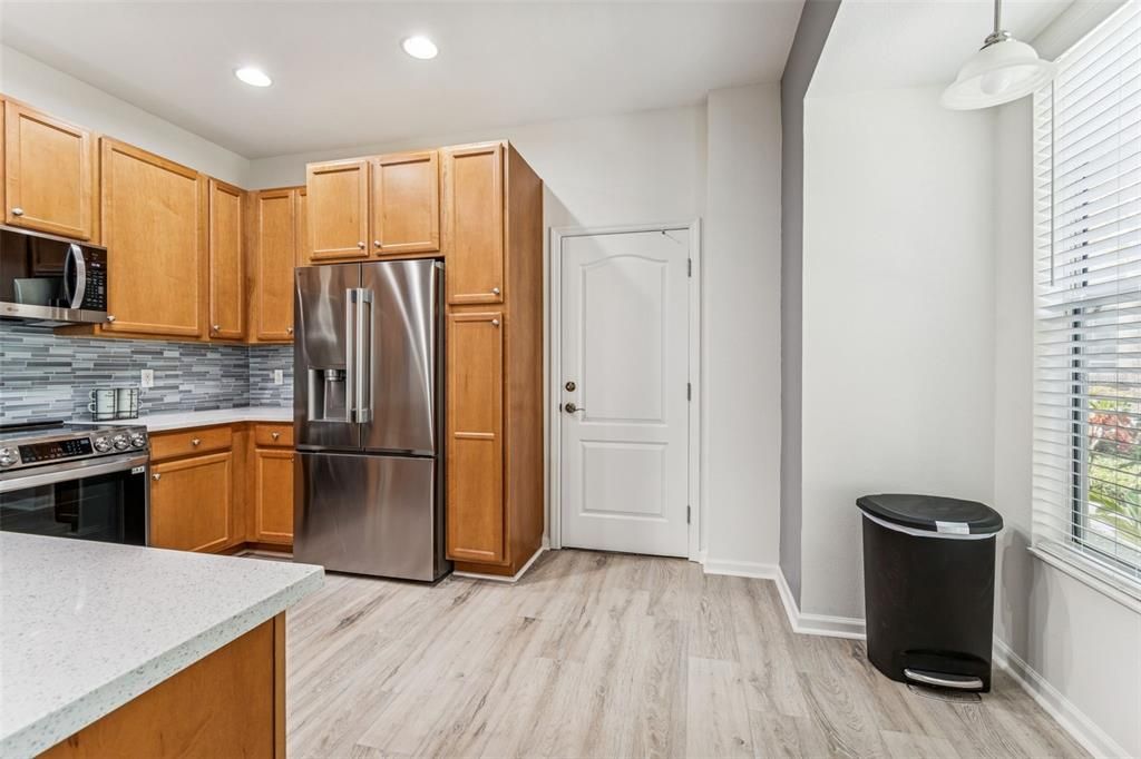 For Rent: $3,200 (3 beds, 2 baths, 1990 Square Feet)