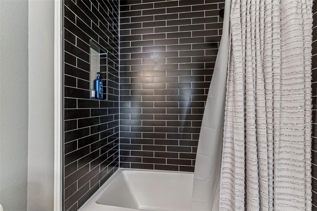 For Rent: $3,200 (3 beds, 2 baths, 1990 Square Feet)