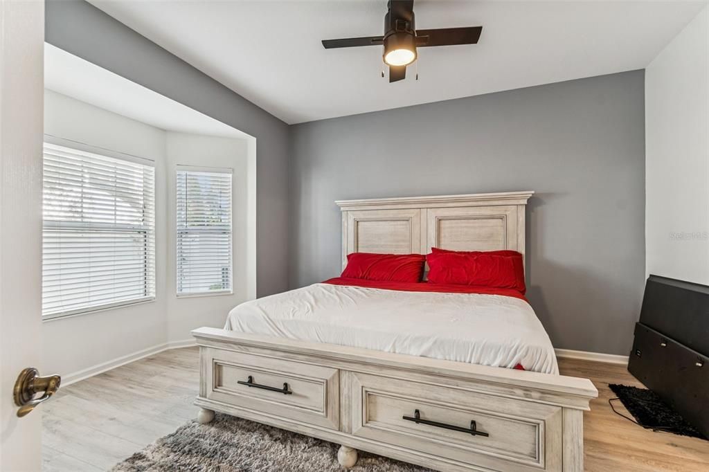 For Rent: $3,200 (3 beds, 2 baths, 1990 Square Feet)