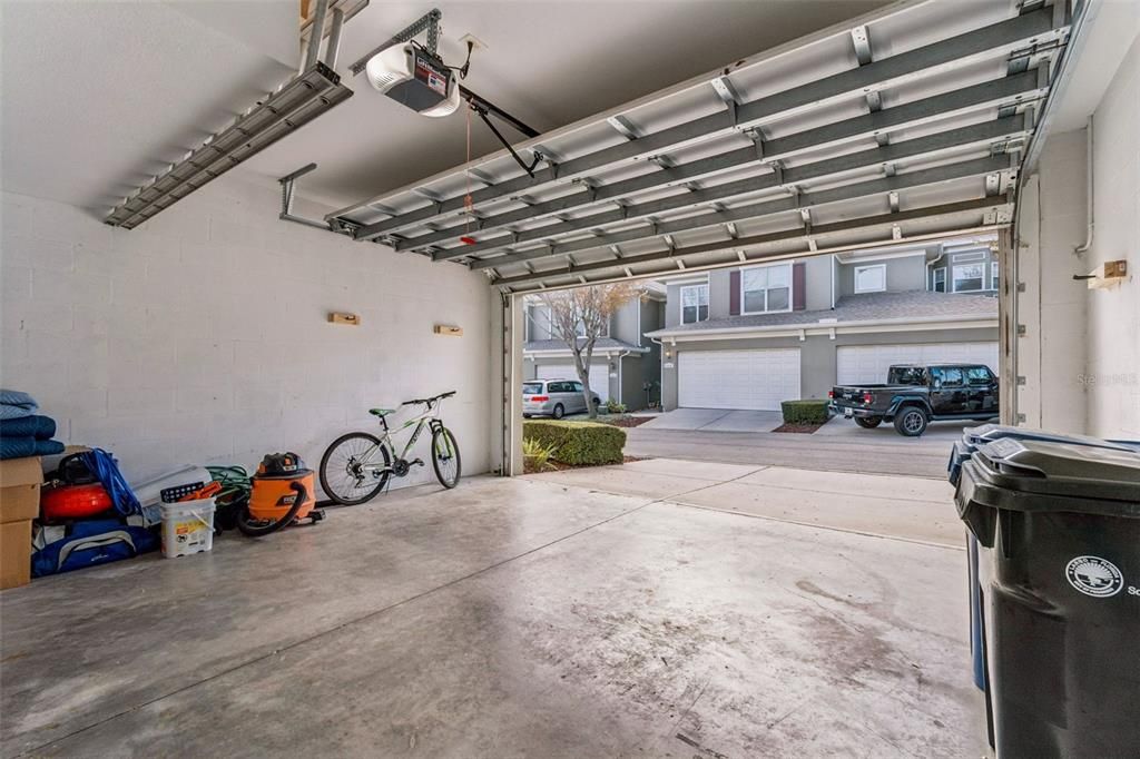 For Rent: $3,200 (3 beds, 2 baths, 1990 Square Feet)