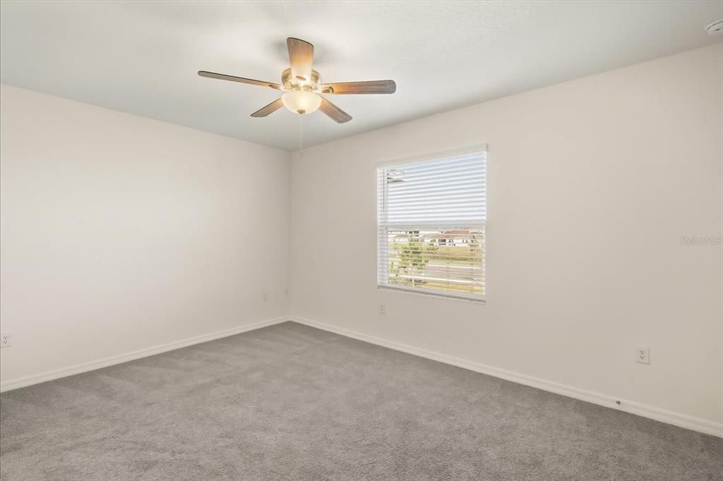 На продажу: $306,900 (3 спален, 2 ванн, 1673 Квадратных фут)