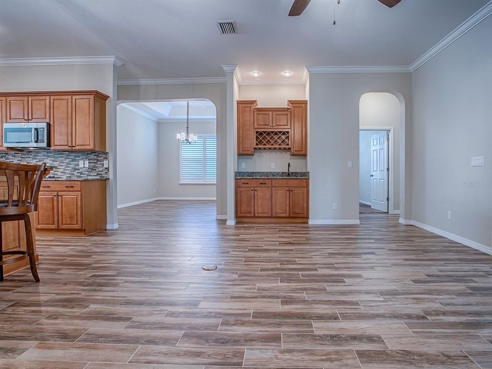 На продажу: $539,900 (3 спален, 2 ванн, 2421 Квадратных фут)