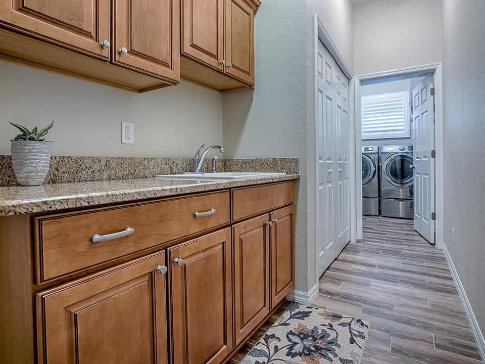 На продажу: $539,900 (3 спален, 2 ванн, 2421 Квадратных фут)